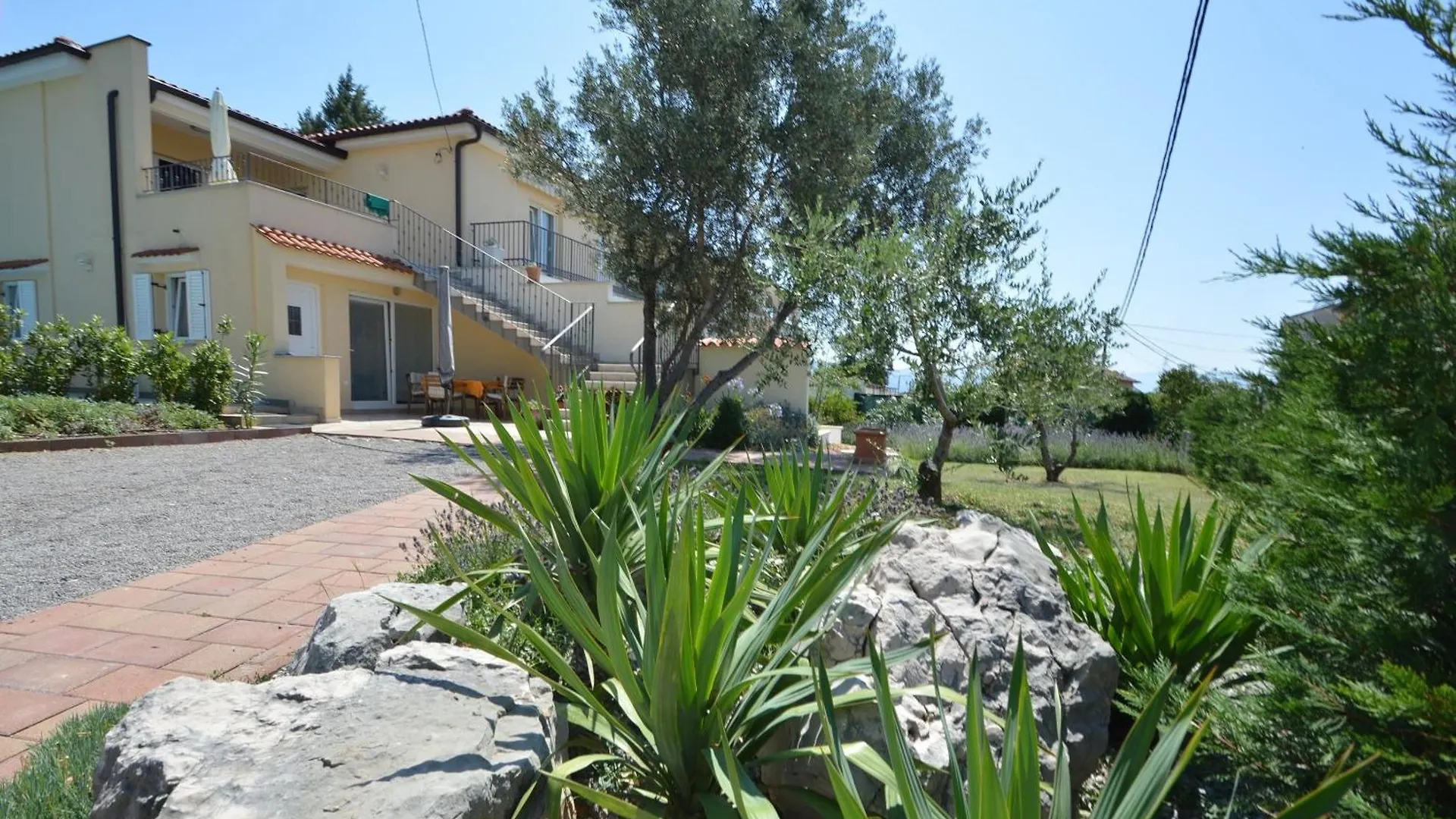 Apartments With Parking Spaces Novi Vinodolski - 24716 Croaţia